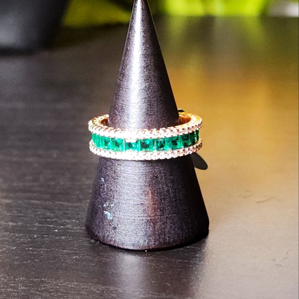 Ring green with Zirconia